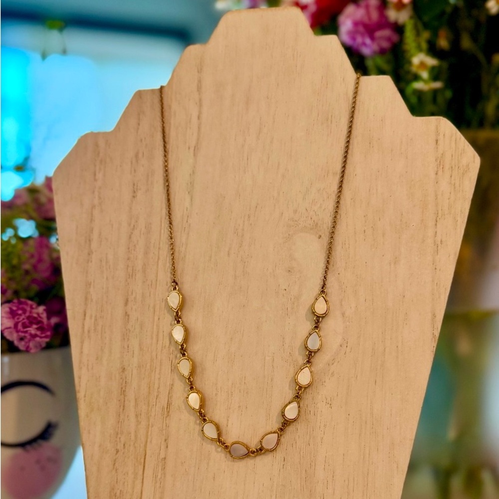 Elegant Gold and Cream Necklace